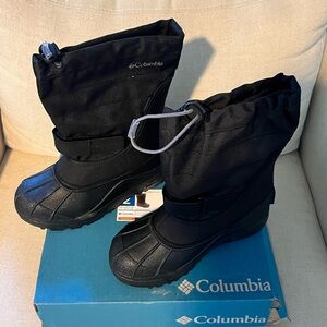 Columbia Youth powderbug plus Snowboots Size 2